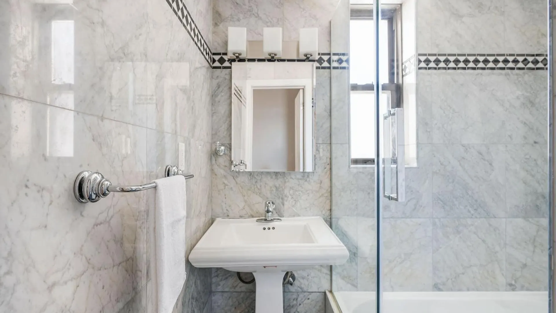73-806 New 1Br 1Bth Uws Doorman Gym Apartment New York 0*,  United States
