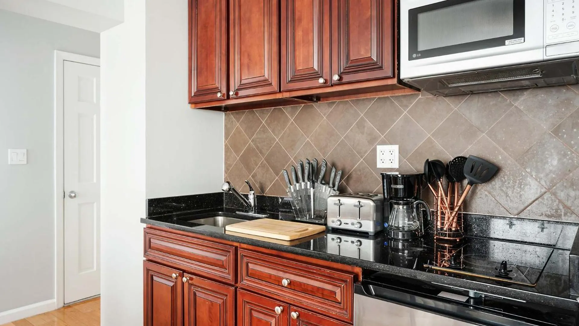 73-806 New 1Br 1Bth Uws Doorman Gym Apartment New York 0*,  United States